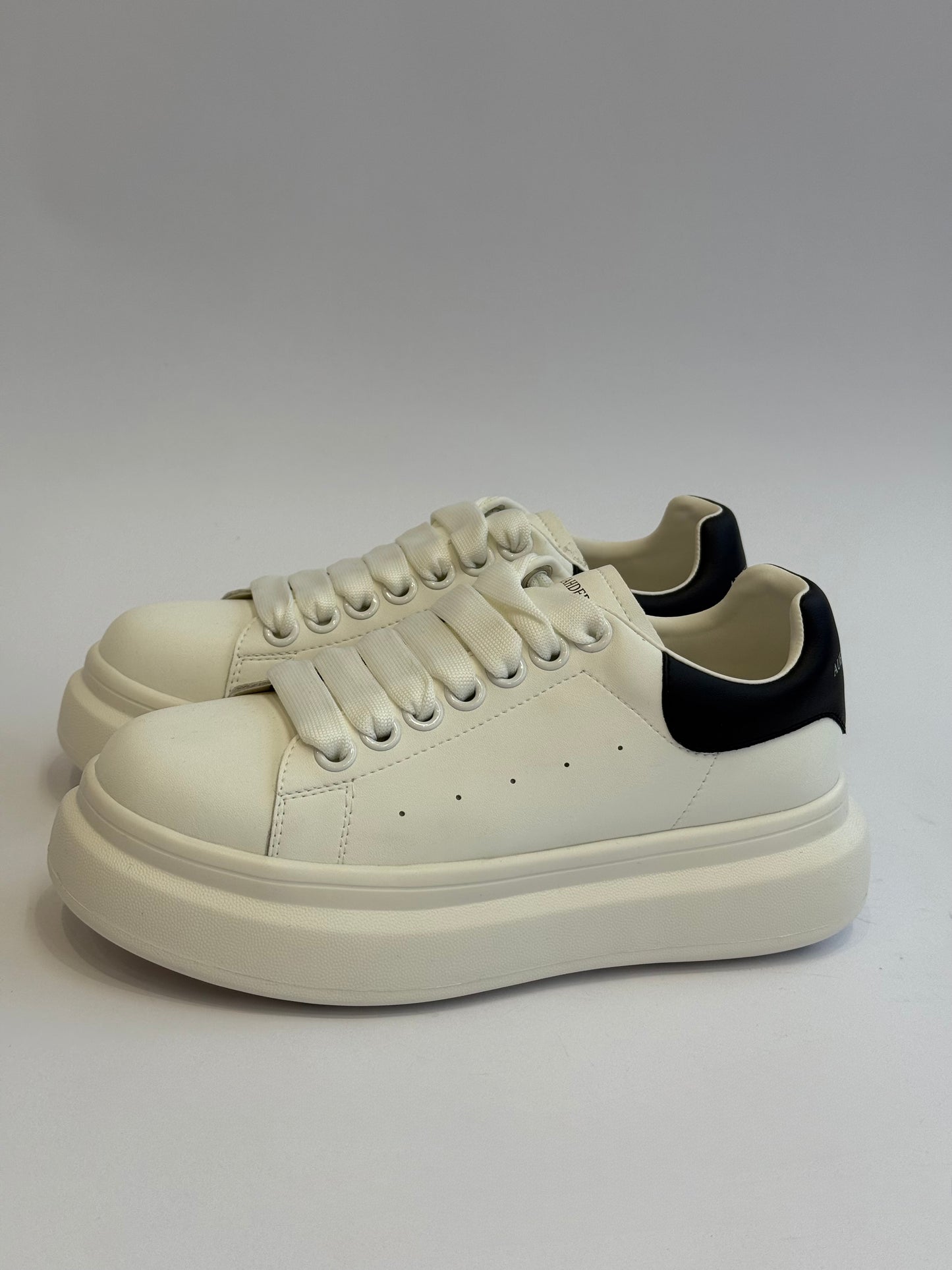 GHETE PIELE 2581 ALB