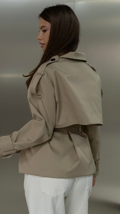 Trench scurt (2009)